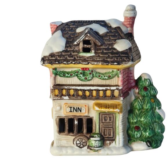Vintage Mini Christmas Village Inn – Snowy Roof & Holiday Wreath - Picture 4 of 8